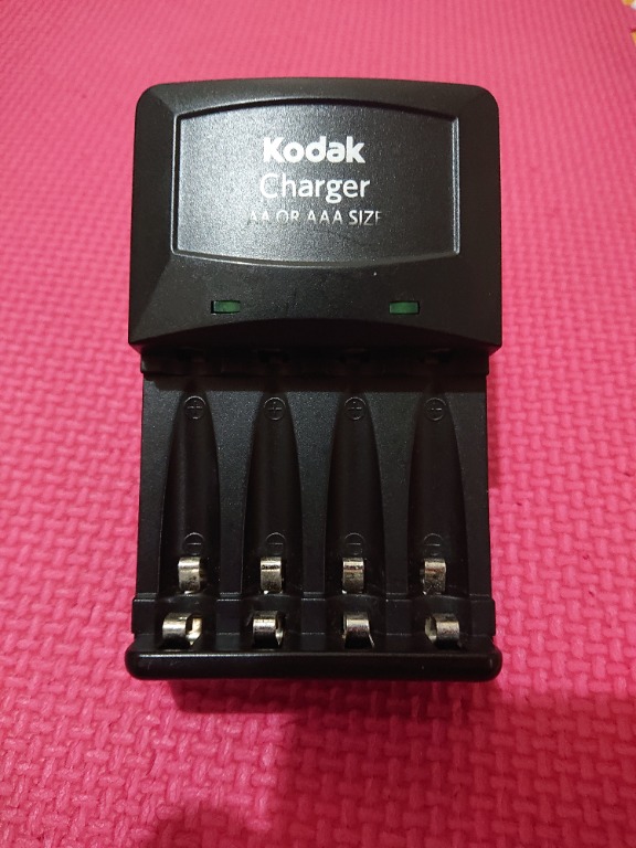 Kodak Battery Charger for Rechargeable AA or AAA Batteries, Photography, Photography Accessories