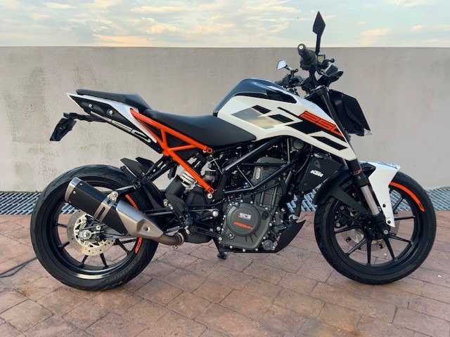 Duke 250 v2 store