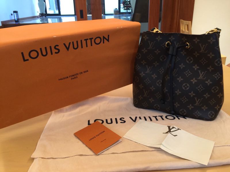 Unboxing Louis Vuitton NeoNoe 