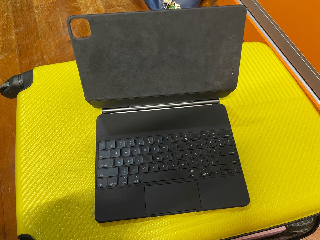 Magic keyboard 12.9, Computers & Tech, Laptops & Notebooks on Carousell