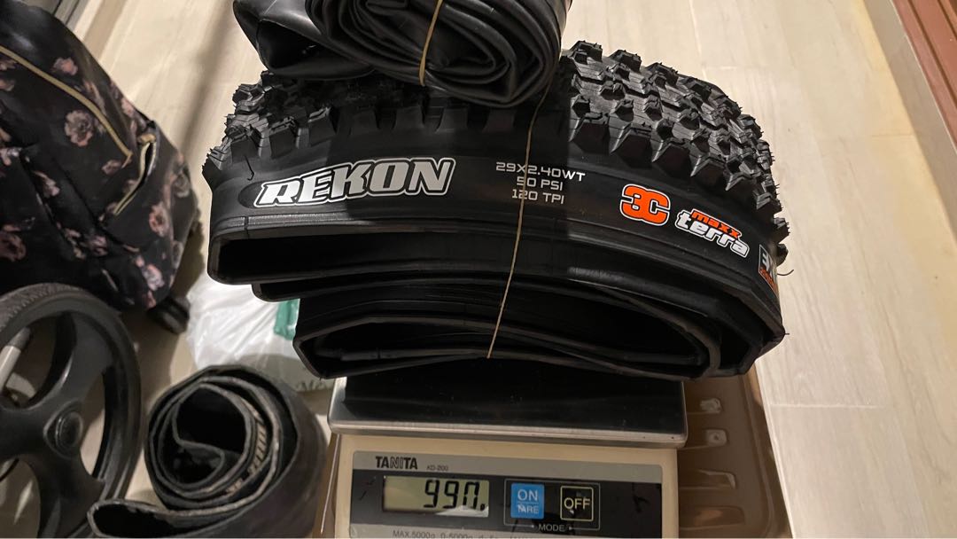 Maxxis rekon 29 hotsell 2.4 wt