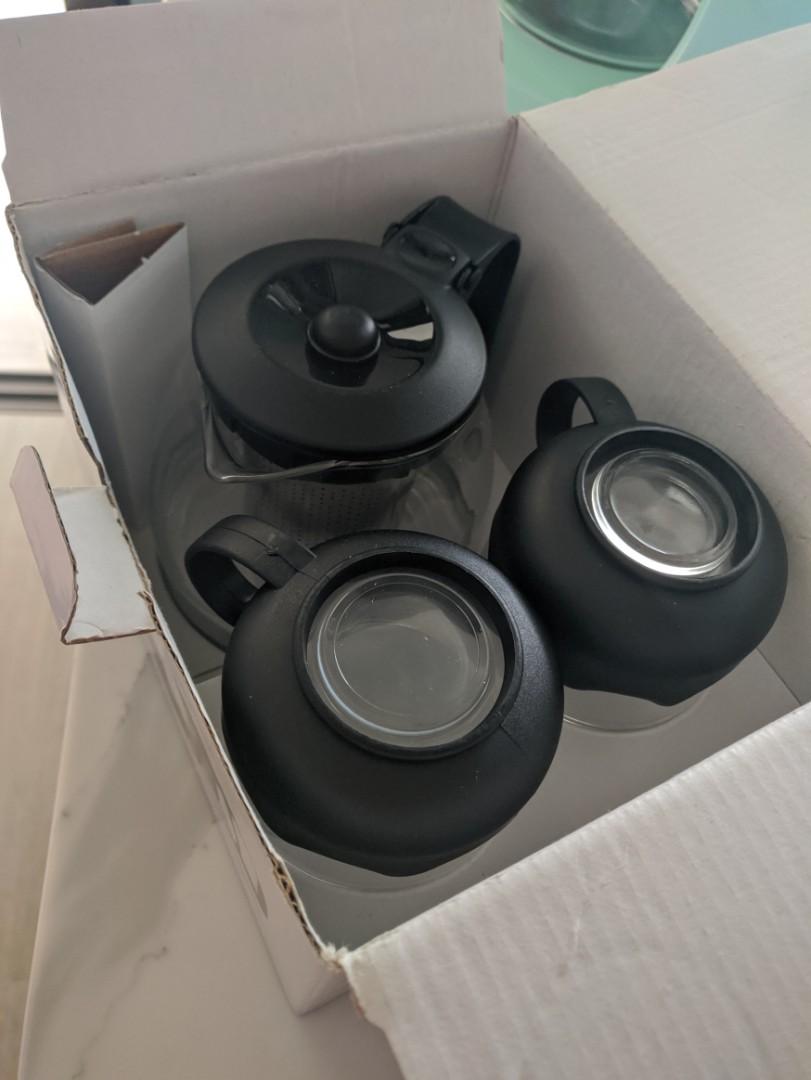 Miniso teapot set with 4 cups, Furniture & Home Living, Kitchenware