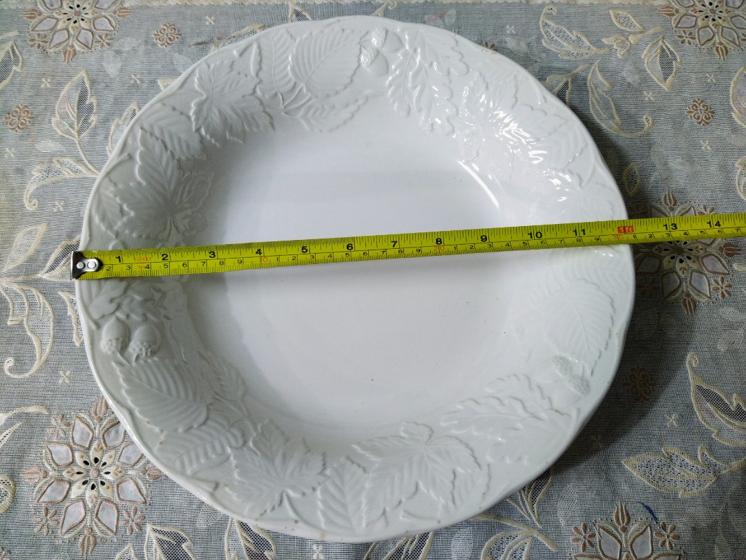 New Table Mates deep serving dish, Furniture & Home Living, Kitchenware