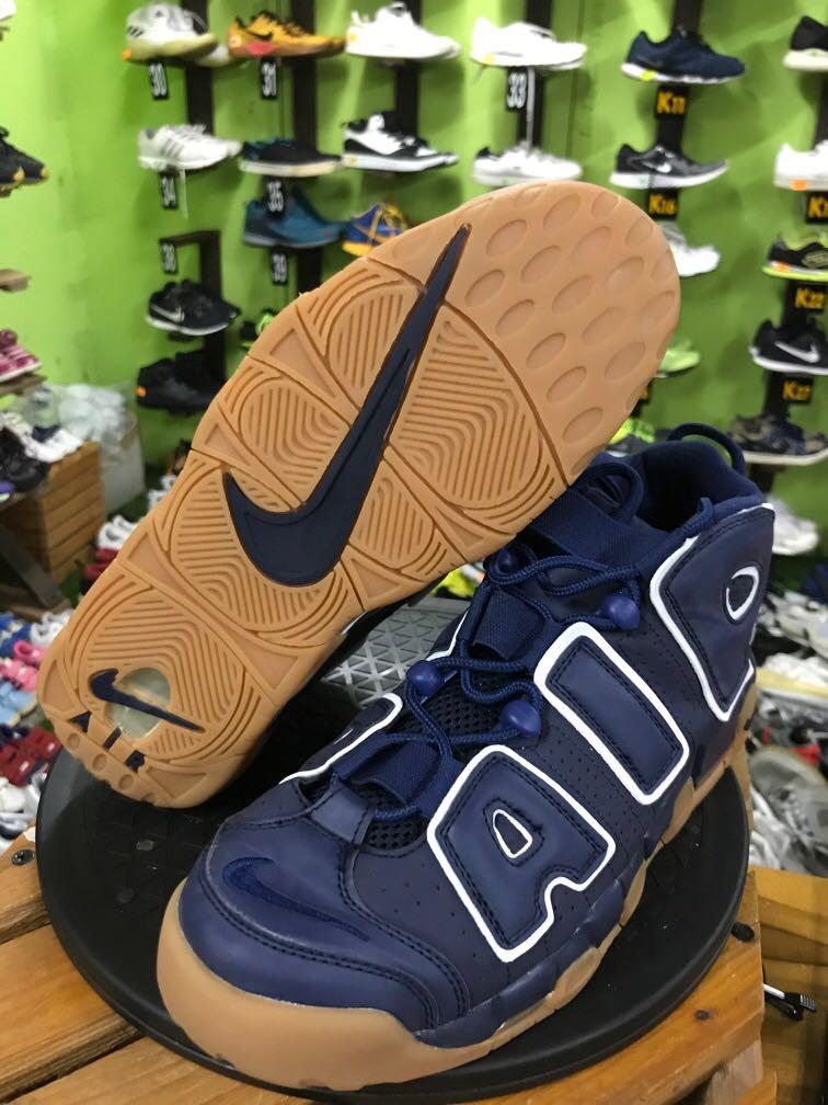 Nike uptempo navy gum top