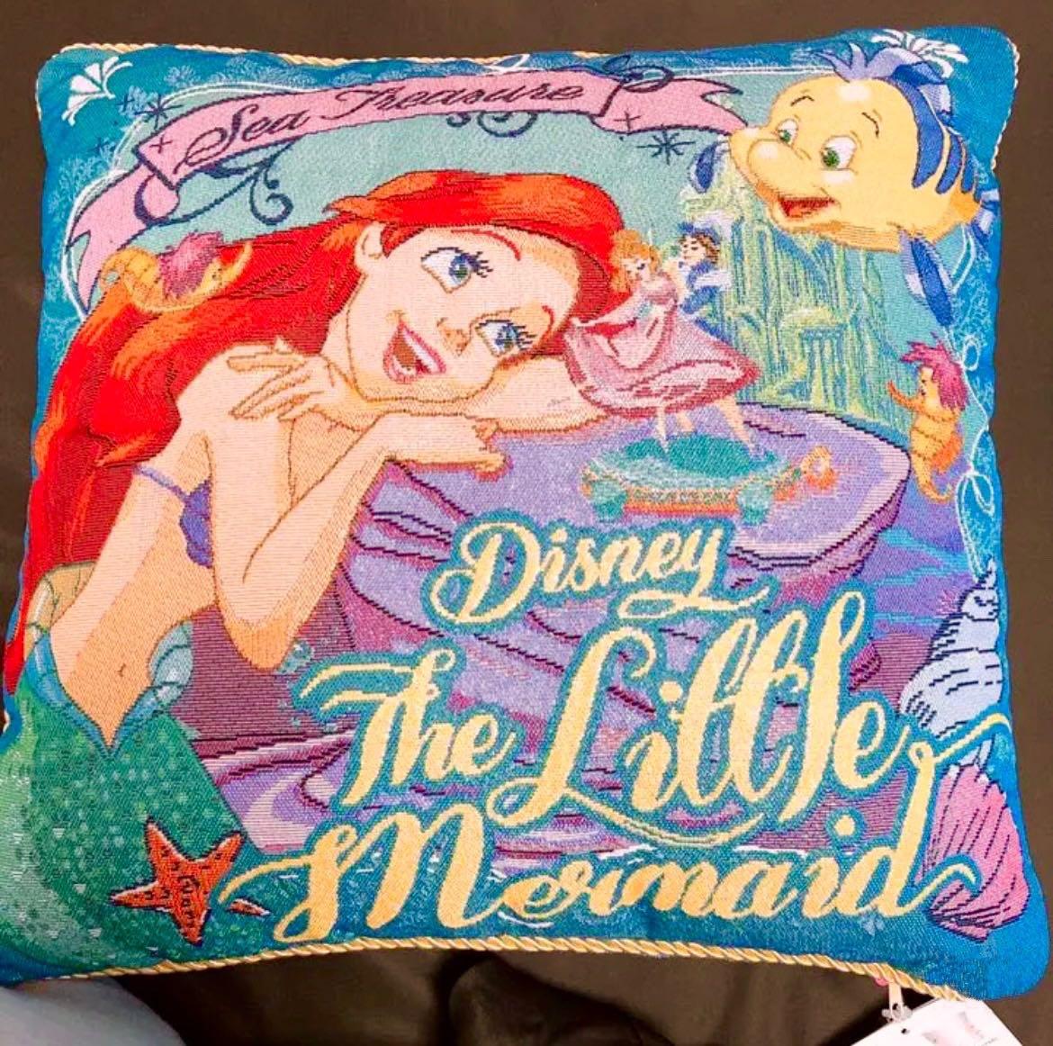 Ariel pillow store