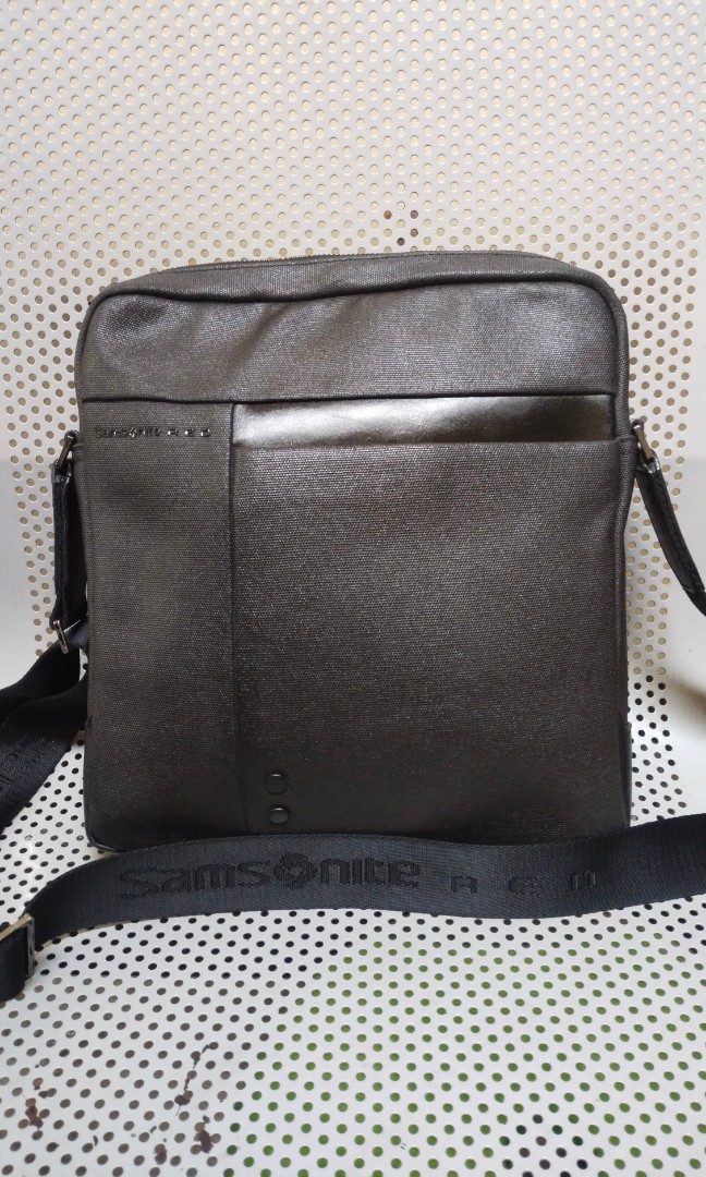 samsonite red sling bag