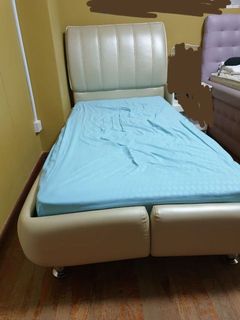 (Category: ) located in . Submitted by ameliazy (Listing ID 1122510104, Image 1). Description: .