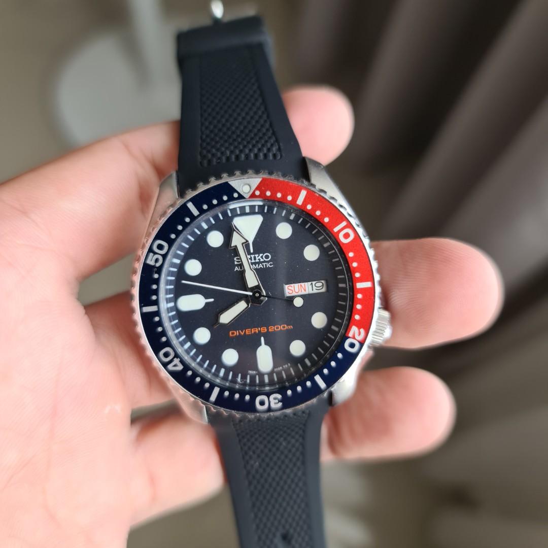 Seiko SKX009K Diver's Watch 200m, Men's Fashion, Watches & Accessories,  Watches on Carousell