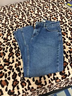(Category: ) located in . Submitted by nabina01 (Listing ID 1122378335, Image 1). Description: .