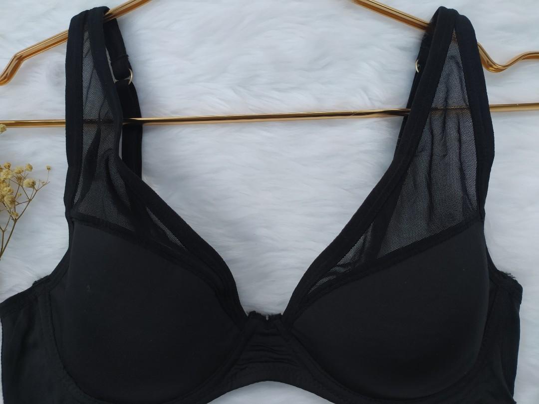 SUPER SALE! VINCE CAMUTO Wire-free seamless bra black and nude