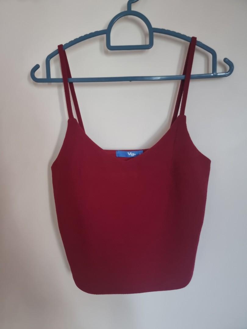 Wine red basic top (Category: Sleeveless) located in Singapore. Submitted by benbenshasha (Listing ID 1122412793, Image 1). Description: .