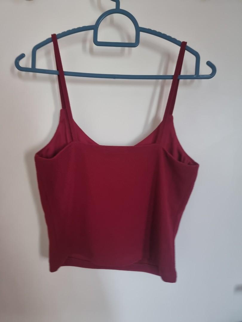 Wine red basic top (Category: Sleeveless) located in Singapore. Submitted by benbenshasha (Listing ID 1122412793, Image 2). Description: .