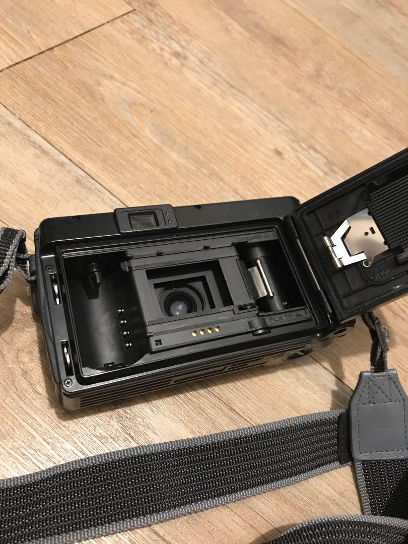 98%新Konica Lens 現場監督28WB 防水三防菲林傻瓜機, 攝影器材, 相機 