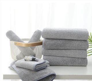 (Category: ) located in . Submitted by decorously (Listing ID 1117231916, Image 1). Description: .