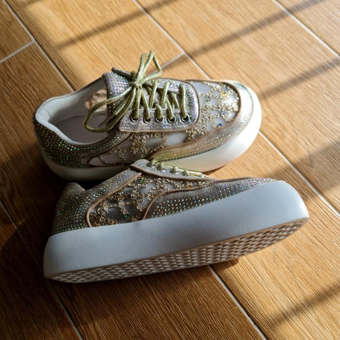 Brand New Gold Embroidery Sneakers Leather Size 37