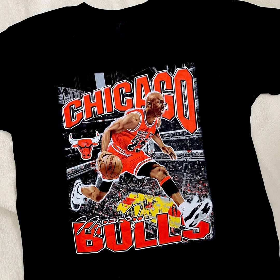 Vintage tee Chicago bulls, Men's Fashion, Tops & Sets, Tshirts & Polo Shirts  on Carousell