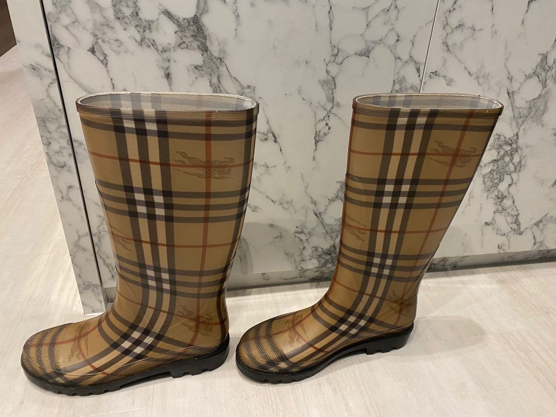 Burberry rain boots real or fake top
