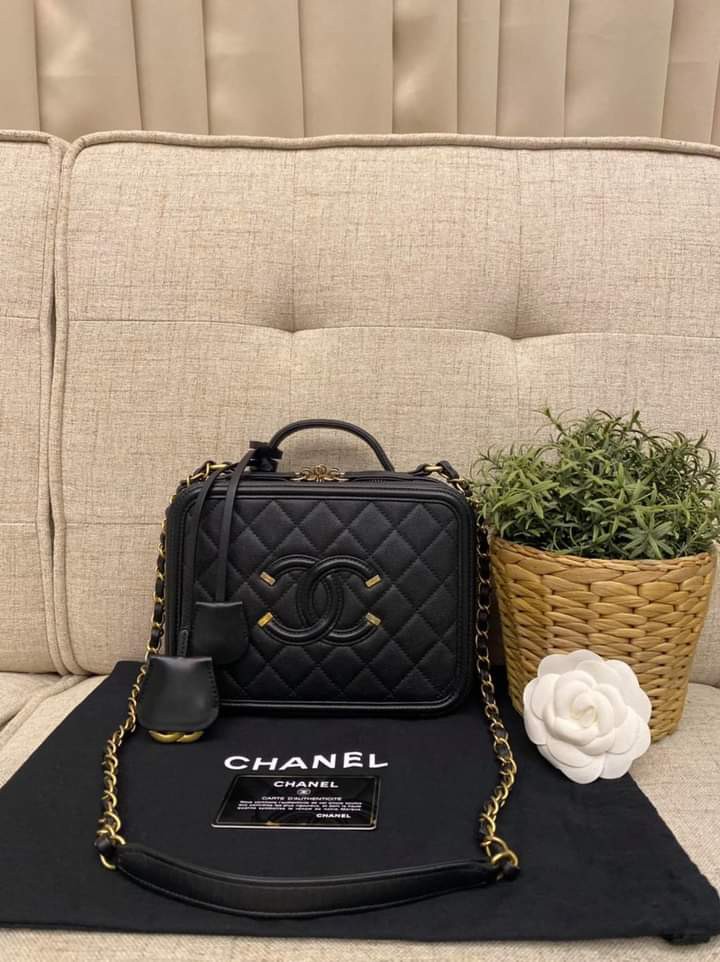 Chanel Vanity Medium Black Caviar GHW Series 25