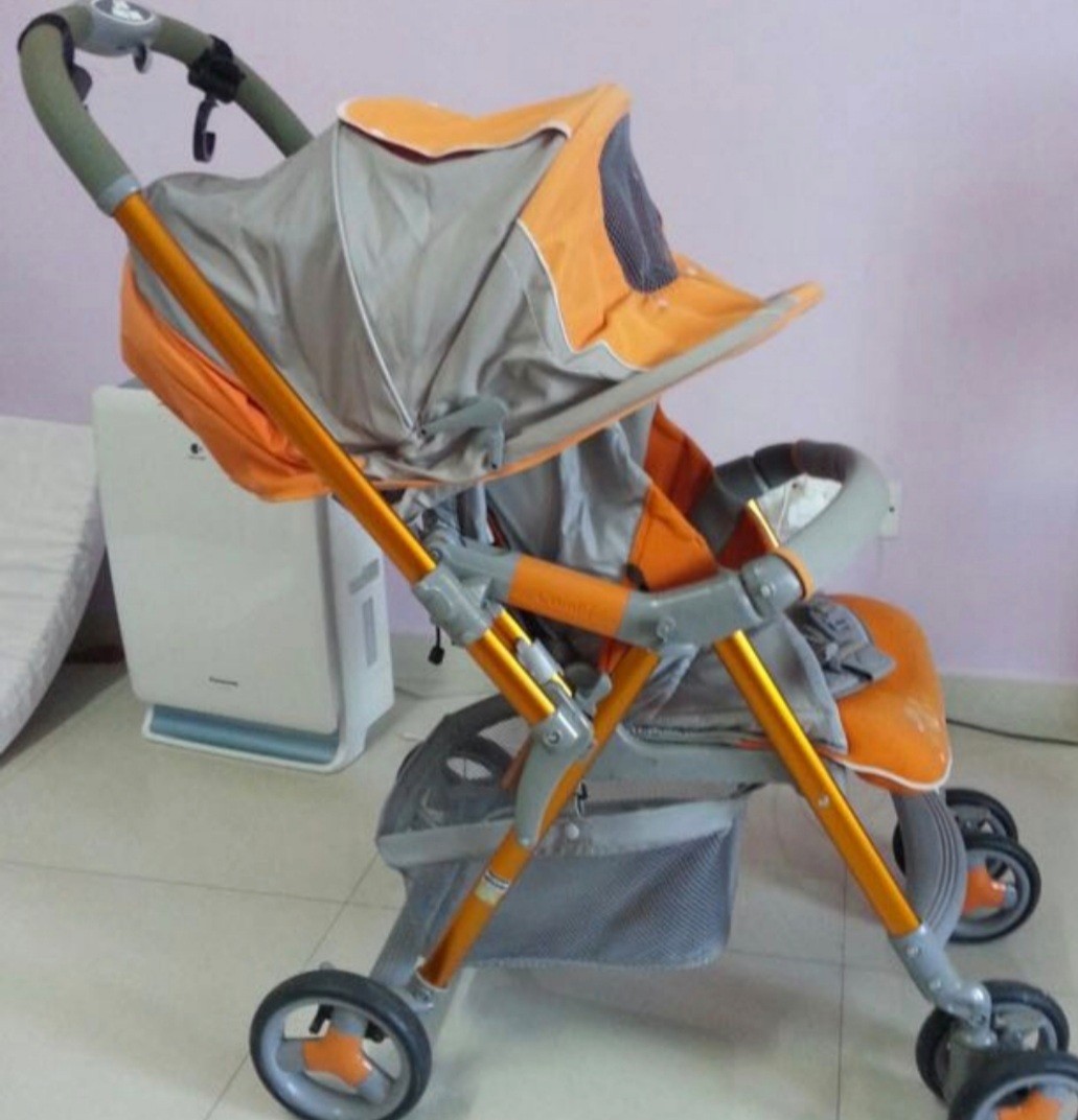 Combi Urban Walker Stroller