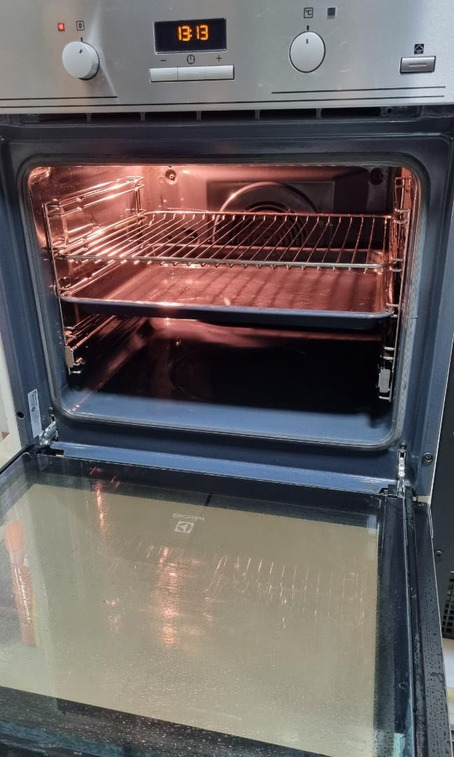 Electrolux Built in electric oven with TV & Home Appliances