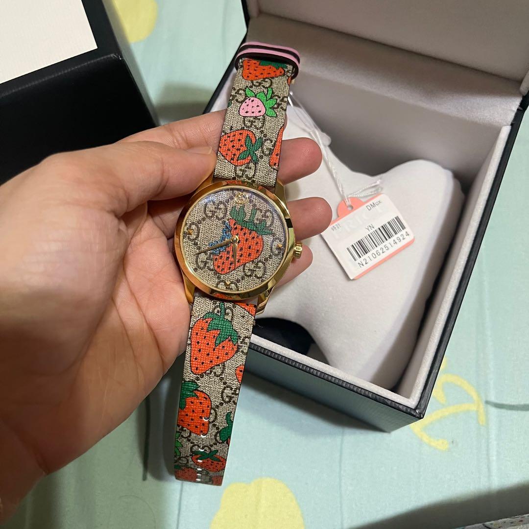 Gucci Leather 38mm G timeless Strawberry Watch in Gold Metallic