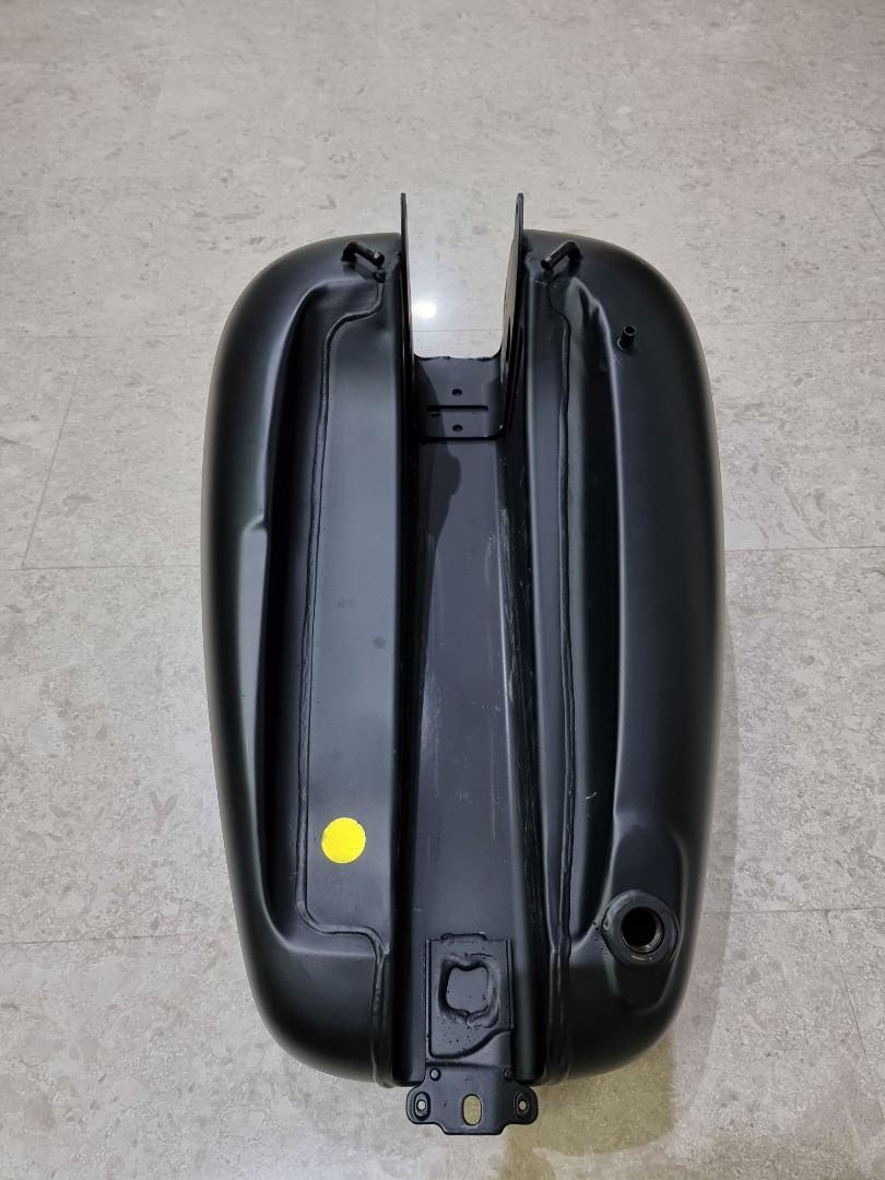 Harley davidson Rocker C gas tank, Motorcycles, Motorcycle Accessories