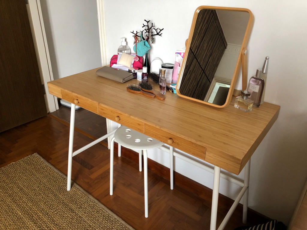 Lillasen store desk bamboo