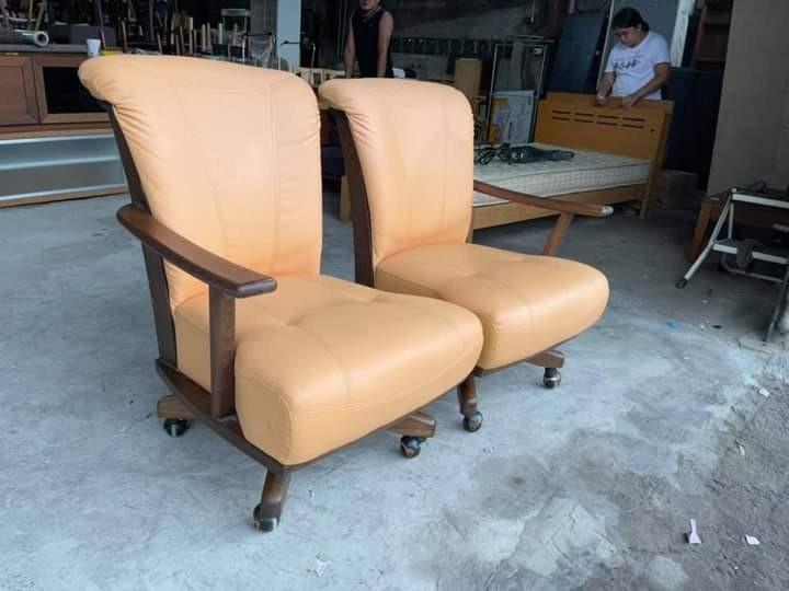 Japan Swivel Chair (Category: Chairs) located in Valenzuela. Submitted by xtiansj (Listing ID 1117297198, Image 3). Description: Japan Swivel Chairs Nagano Brand 24”L x 23”W Php 3500 each Solid wood Leather seat In good condition.