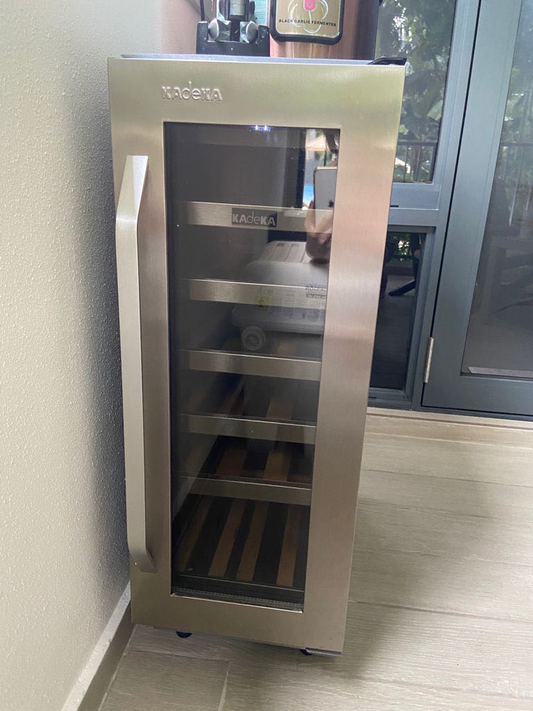 Kadeka Wine Fridge, TV & Home Appliances, Kitchen Appliances, Wine