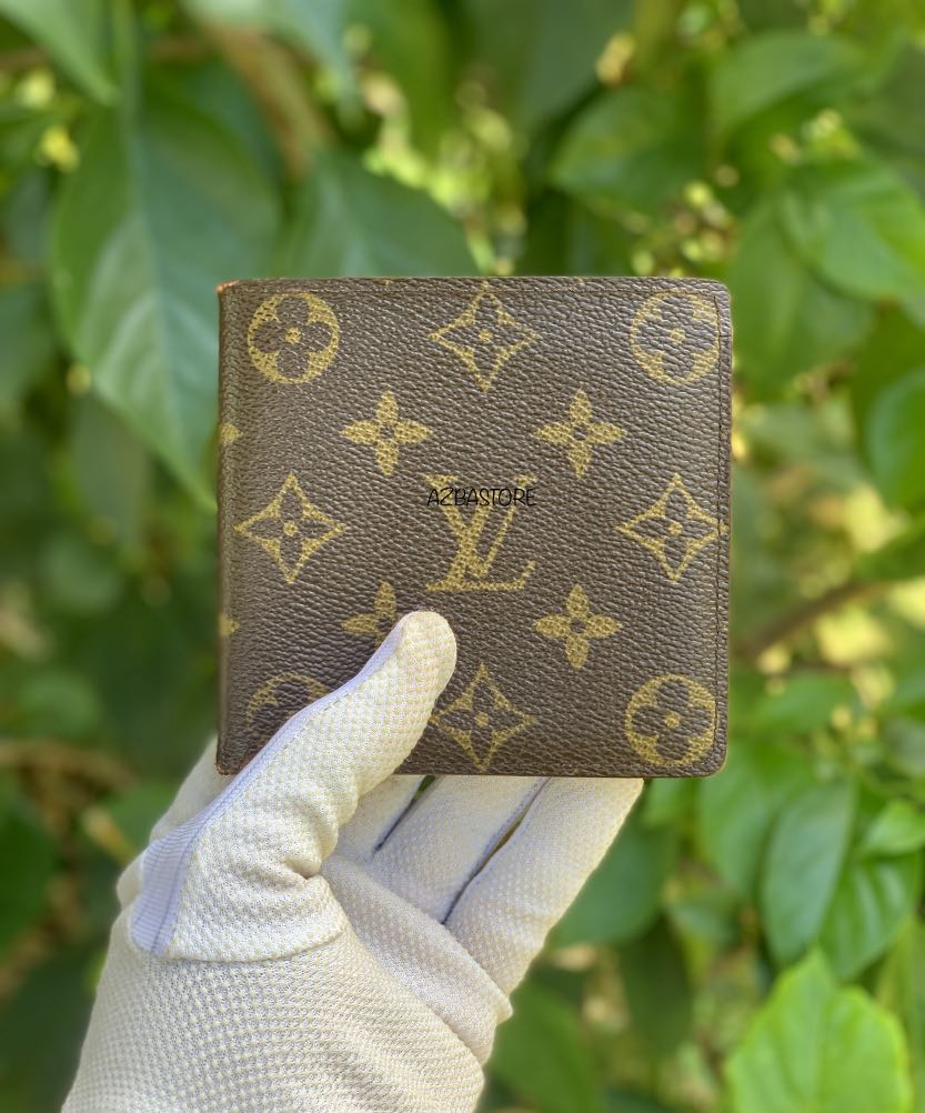Louis vuitton bifold hot sale wallet