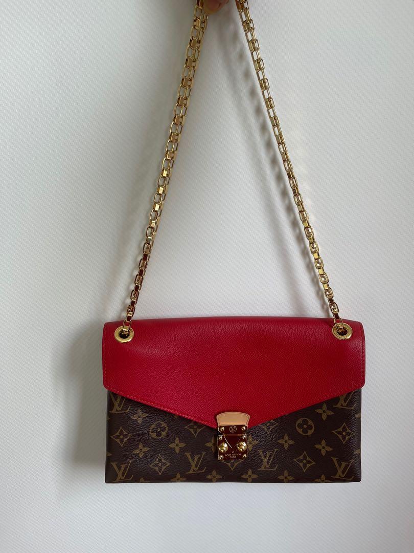 Louis Vuitton Pallas Chain Review + What's in my bag 