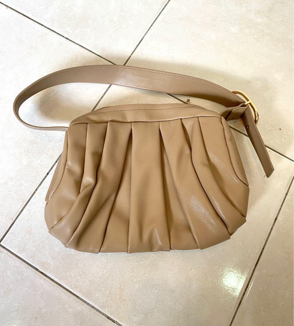 Mango pleats sales baguette bag