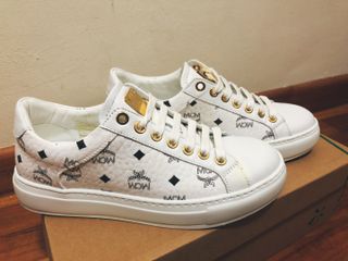 (Category: ) located in . Submitted by days_stores (Listing ID 1117394909, Image 1). Description: .