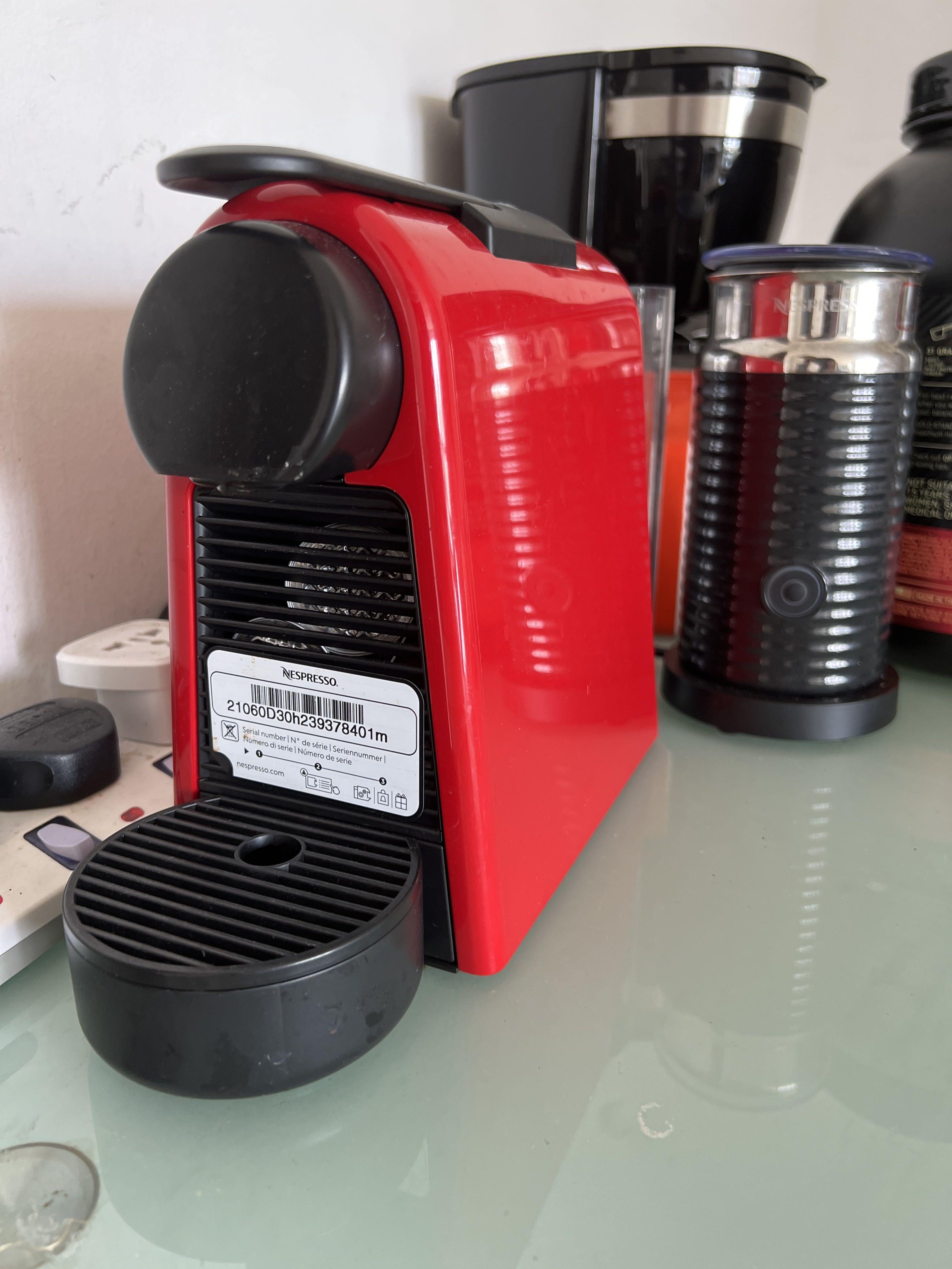 De'Longhi Nespresso Essenza Mini Espresso Machine & Aeroccino Bundle, Ruby Red