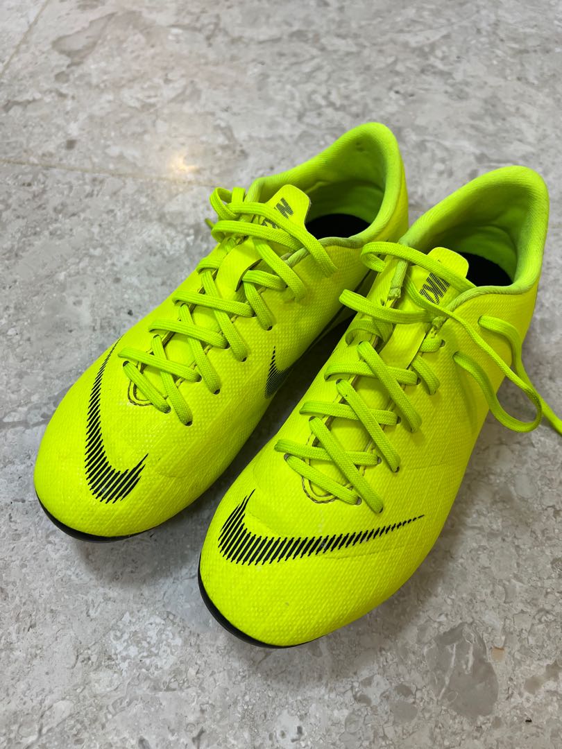 Football boots for outlet 7 year old