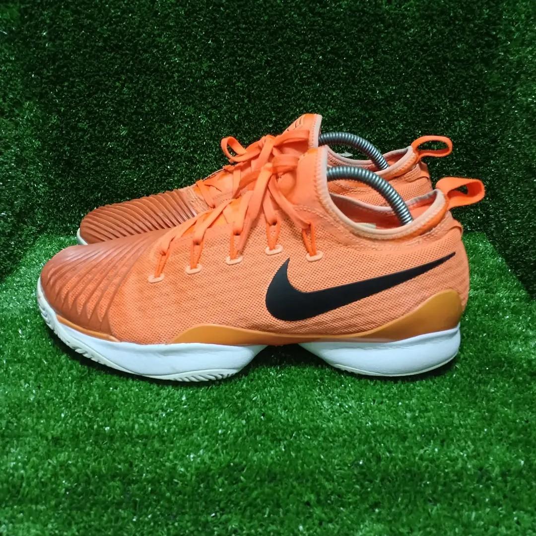 Nike Tennis Badminton 8.5UK Men s Fashion Activewear on Carousell