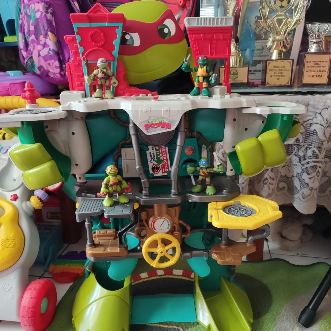 Teenage Mutant Ninja Turtles Half Shell Heroes Headquarters Playset
