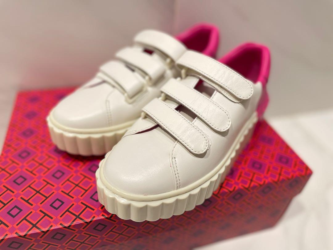 Tory Burch scallop triple strap sneaker white/ pink 小白鞋, 名牌, 鞋及波鞋- Carousell