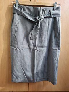 Well-made office pencil skirts - size S