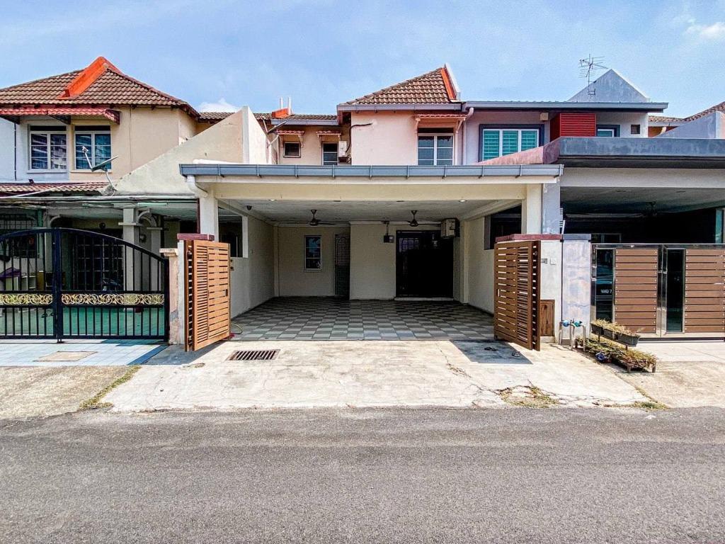 Wts 2 Storey Terrace House Usj 1 Subang Jaya Property For Sale On Carousell