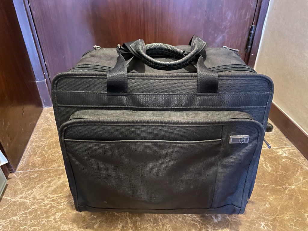 Victorinox rolling hot sale briefcase