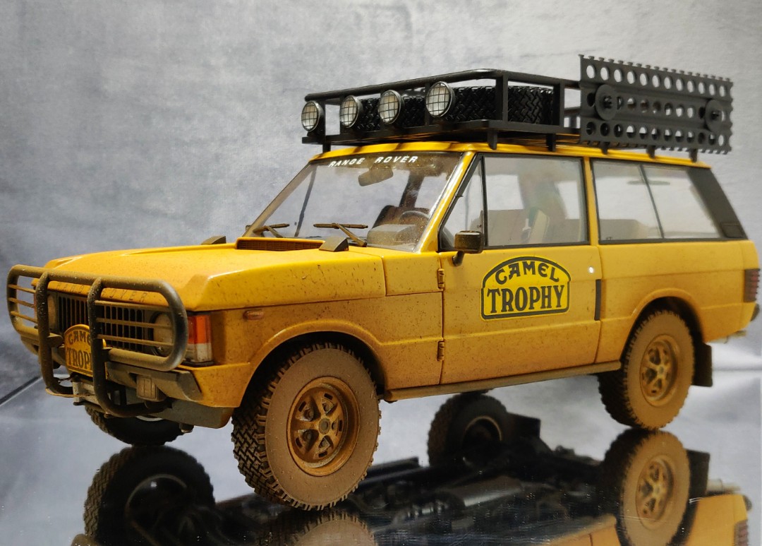 Almost Real AR 1/18 Land Rover Range Rover Camel Trophy