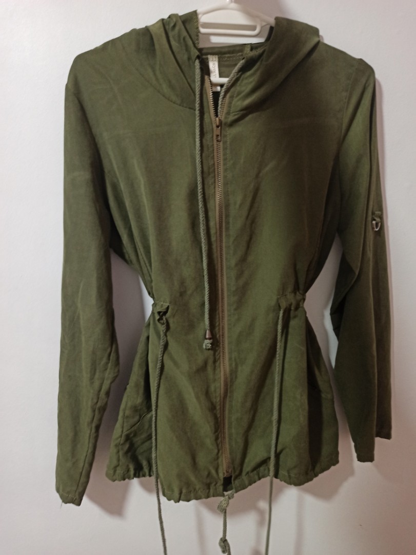 army green hooded jacket, Women's Fashion, Coats, Jackets and Outerwear on Carousell