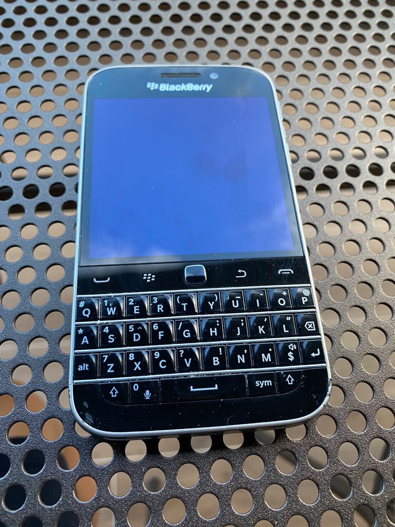 Blackberry Classic Mobile Phones Gadgets Mobile Phones Early Generation Mobile Phones On Carousell