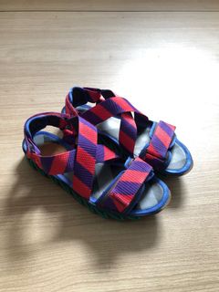 （分類：）位於 。 由 novakat 提交（商品編號 1122579312，圖片 1）。簡介： 。
