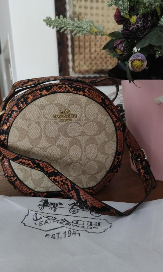 Coach Round Sling Bag, Women's Fashion, Bags & Wallets, Tote Bags on