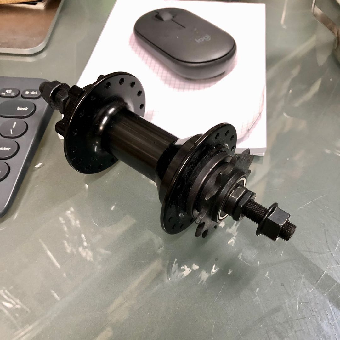 Dirt jump rear hub top