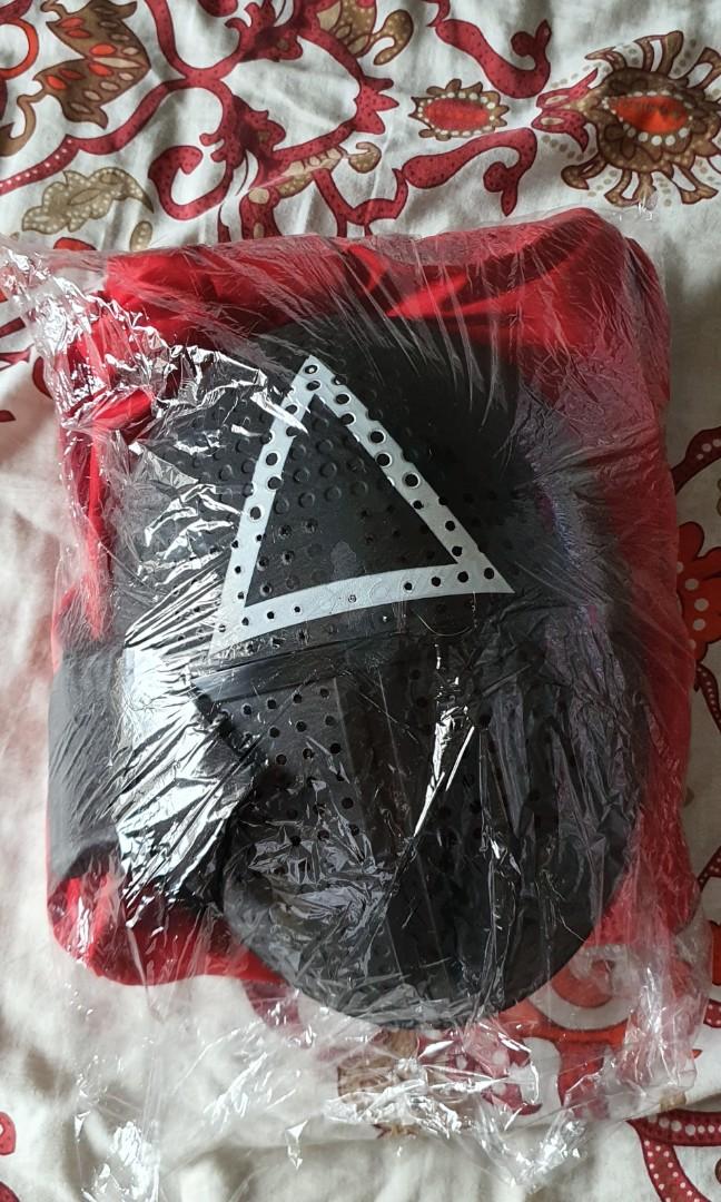 For sale squid game costume (Category: Coats, Jackets and Outerwear) located in Taguig. Submitted by ninojr (Listing ID 1122592000, Image 1). Description: for sale brandnew squidgame costume, height 60 inches from shoulder waist 23 1/2 inches unused.