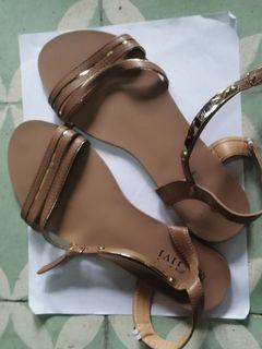 Givi Flats Sandals