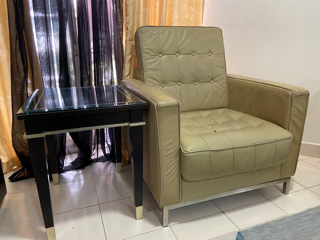 Hotel table hotsell chair second hand